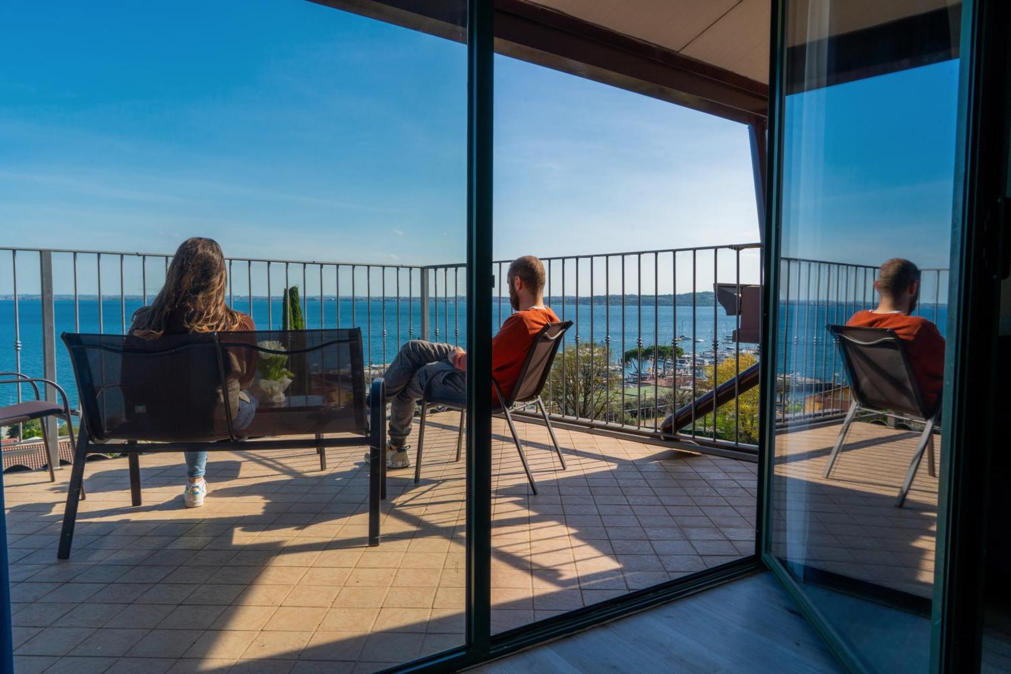 Ahg Riva Del Sole Hotel - Adults Only Moniga del Garda Bagian luar foto