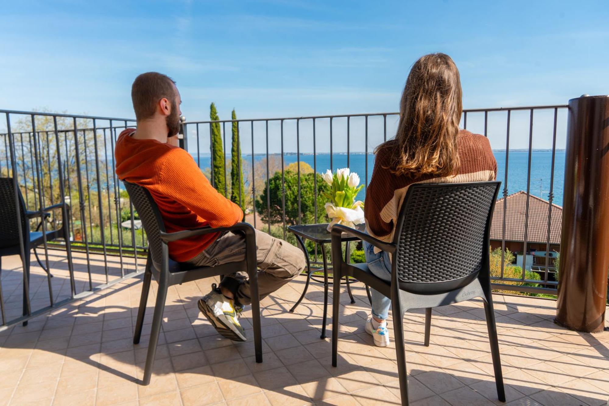 Ahg Riva Del Sole Hotel - Adults Only Moniga del Garda Bagian luar foto