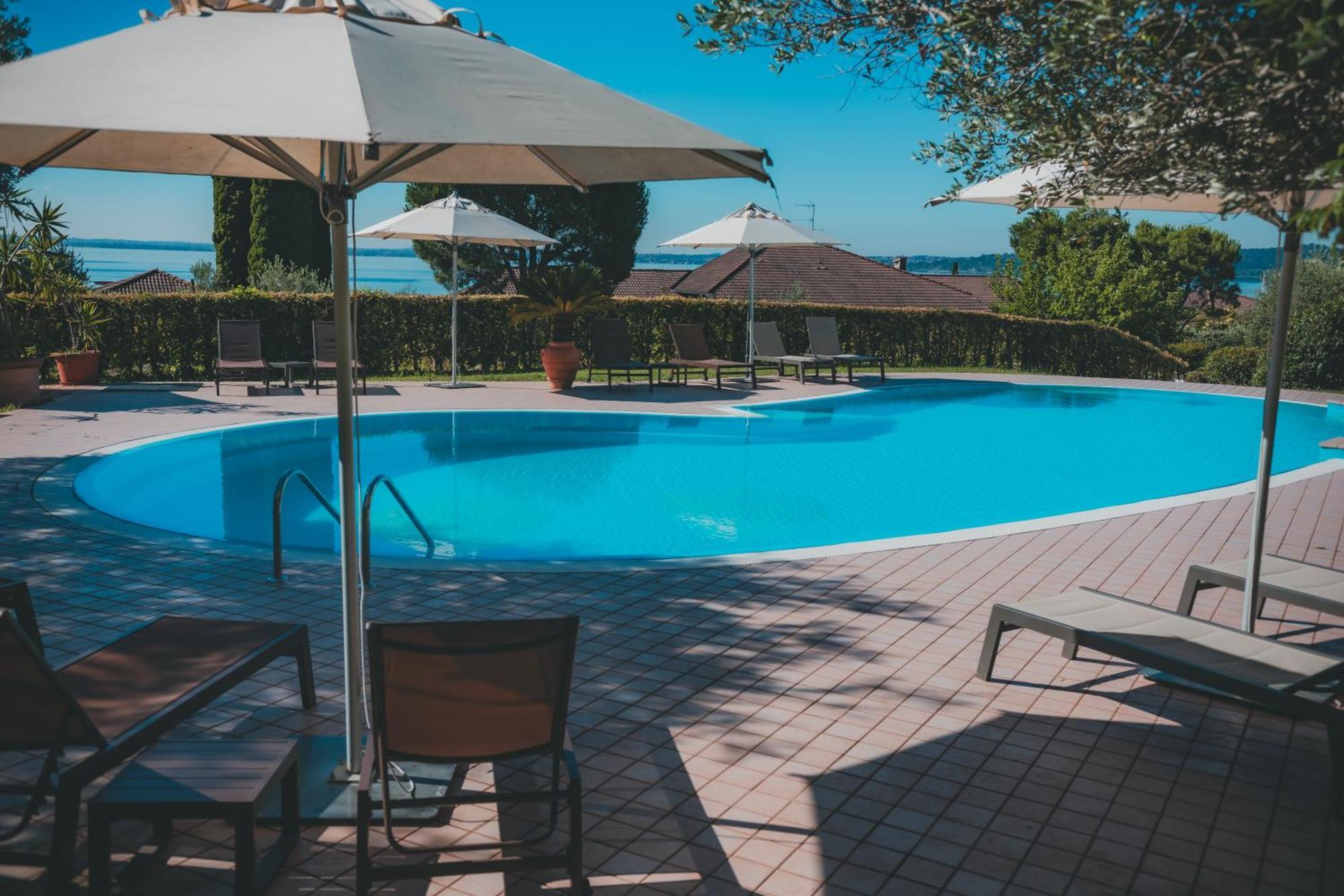 Ahg Riva Del Sole Hotel - Adults Only Moniga del Garda Bagian luar foto
