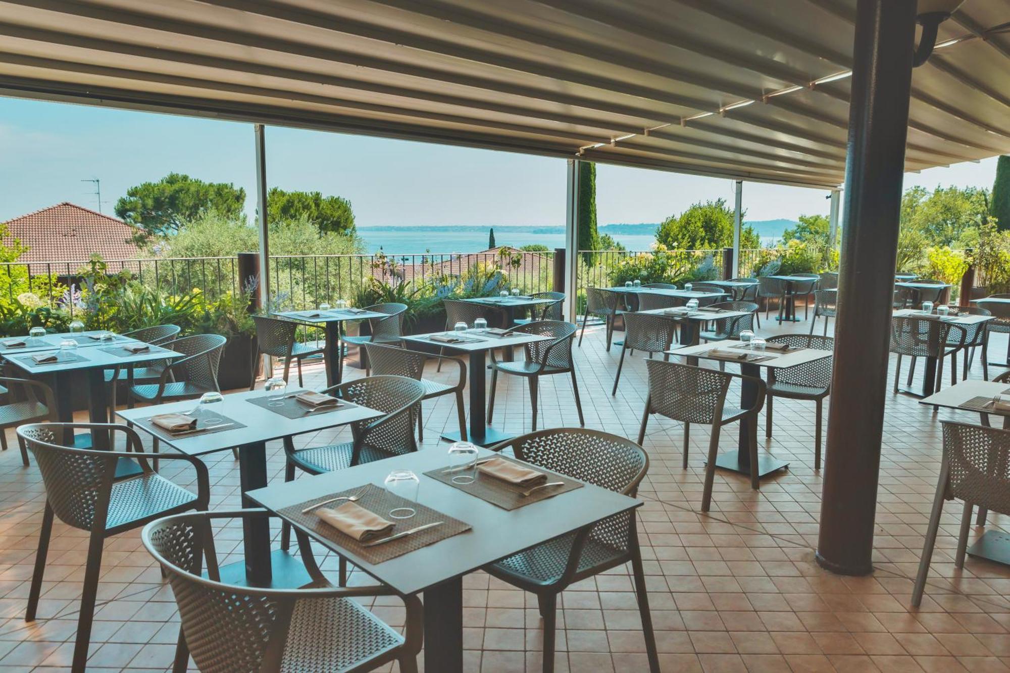 Ahg Riva Del Sole Hotel - Adults Only Moniga del Garda Bagian luar foto