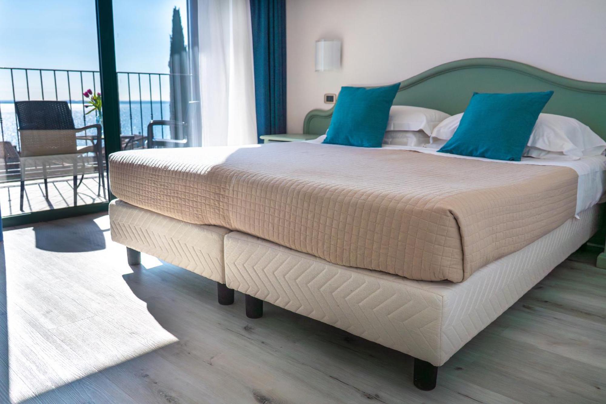 Ahg Riva Del Sole Hotel - Adults Only Moniga del Garda Bagian luar foto