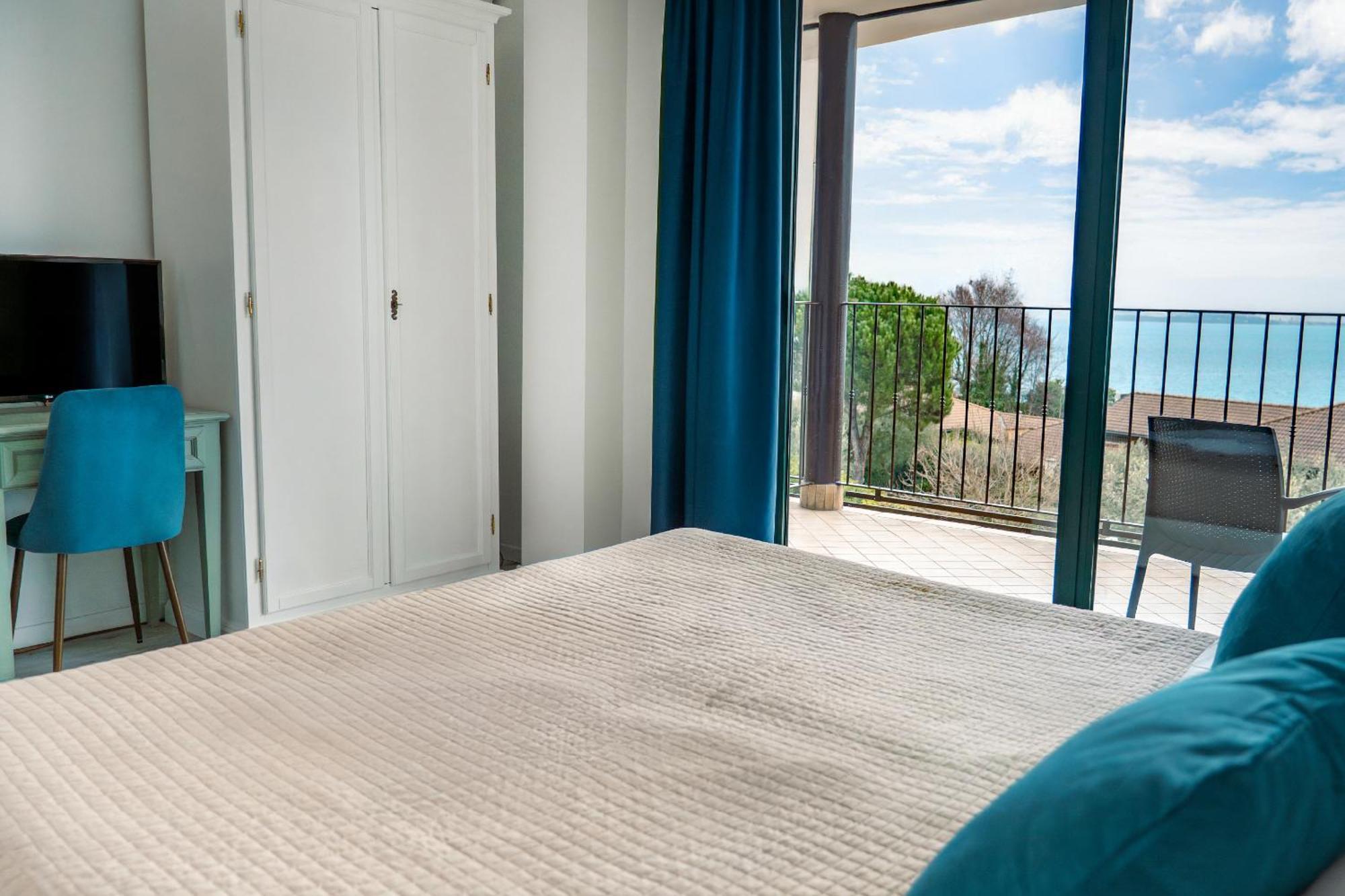 Ahg Riva Del Sole Hotel - Adults Only Moniga del Garda Bagian luar foto