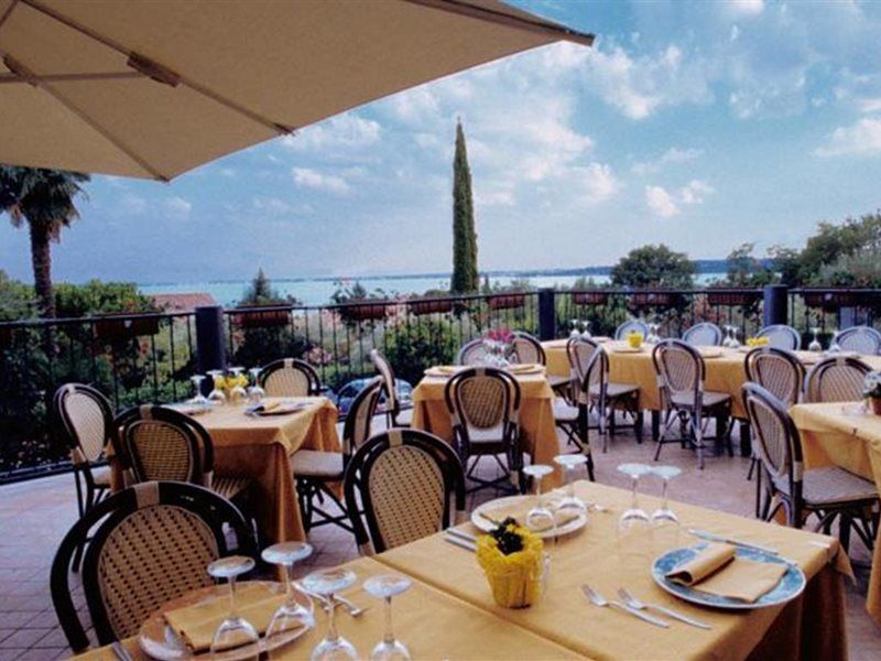 Ahg Riva Del Sole Hotel - Adults Only Moniga del Garda Bagian luar foto